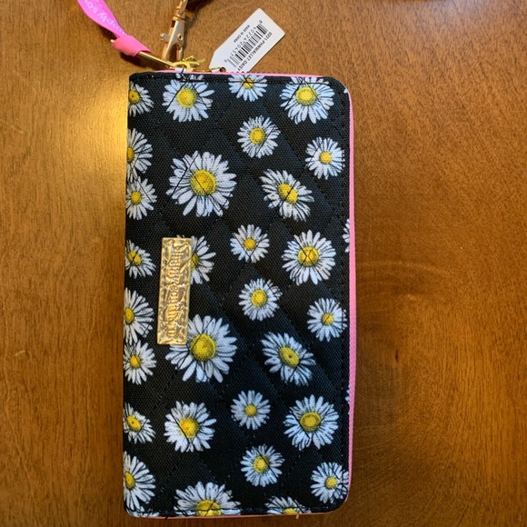 Simply Southern Flower Clutch - Picture 2 of 9